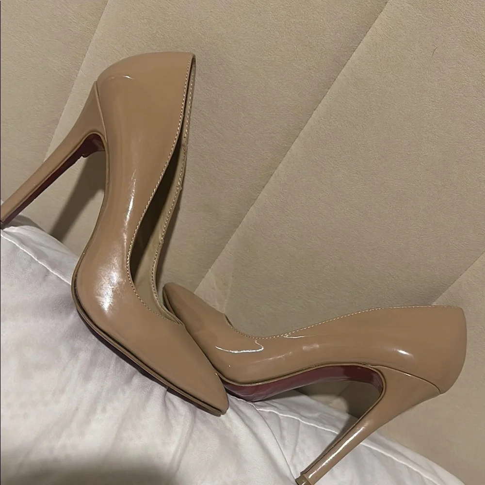Christian Louboutin Tan Heels Timeless Elegance - Picture 6 of 6